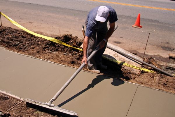 Sidewalk Cementing in Redding