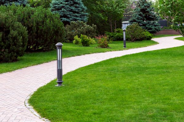 Cost of Backyard Sidewalk Installation in Redding